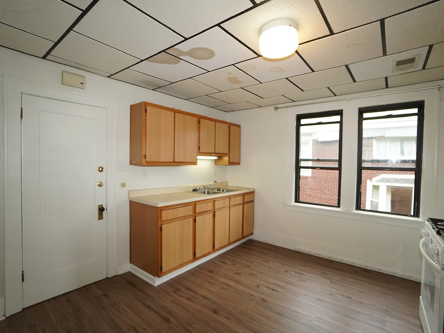 1415 Duss Avenue - 3 — Photo 4