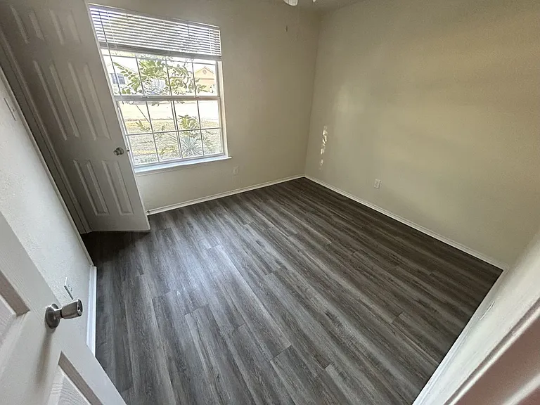 5106 Glennwood Dr — Photo 6