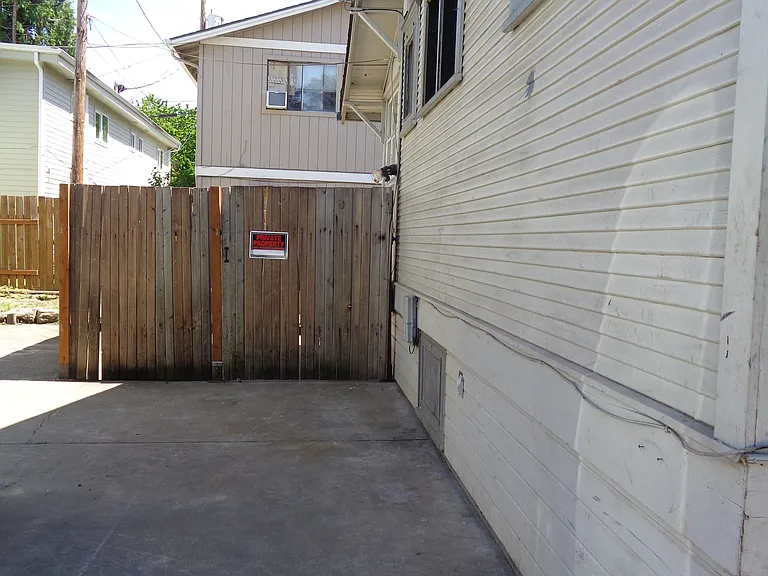950 Capitol St NE — Photo 38