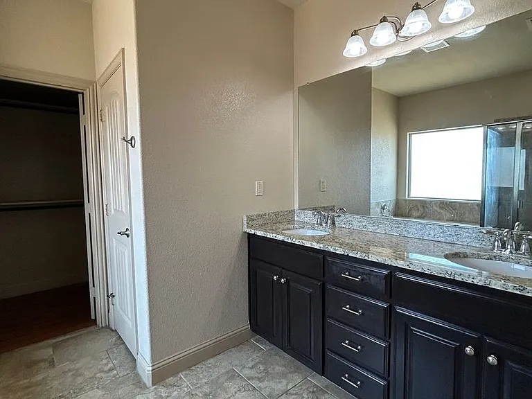 3900 Roma St — Photo 12