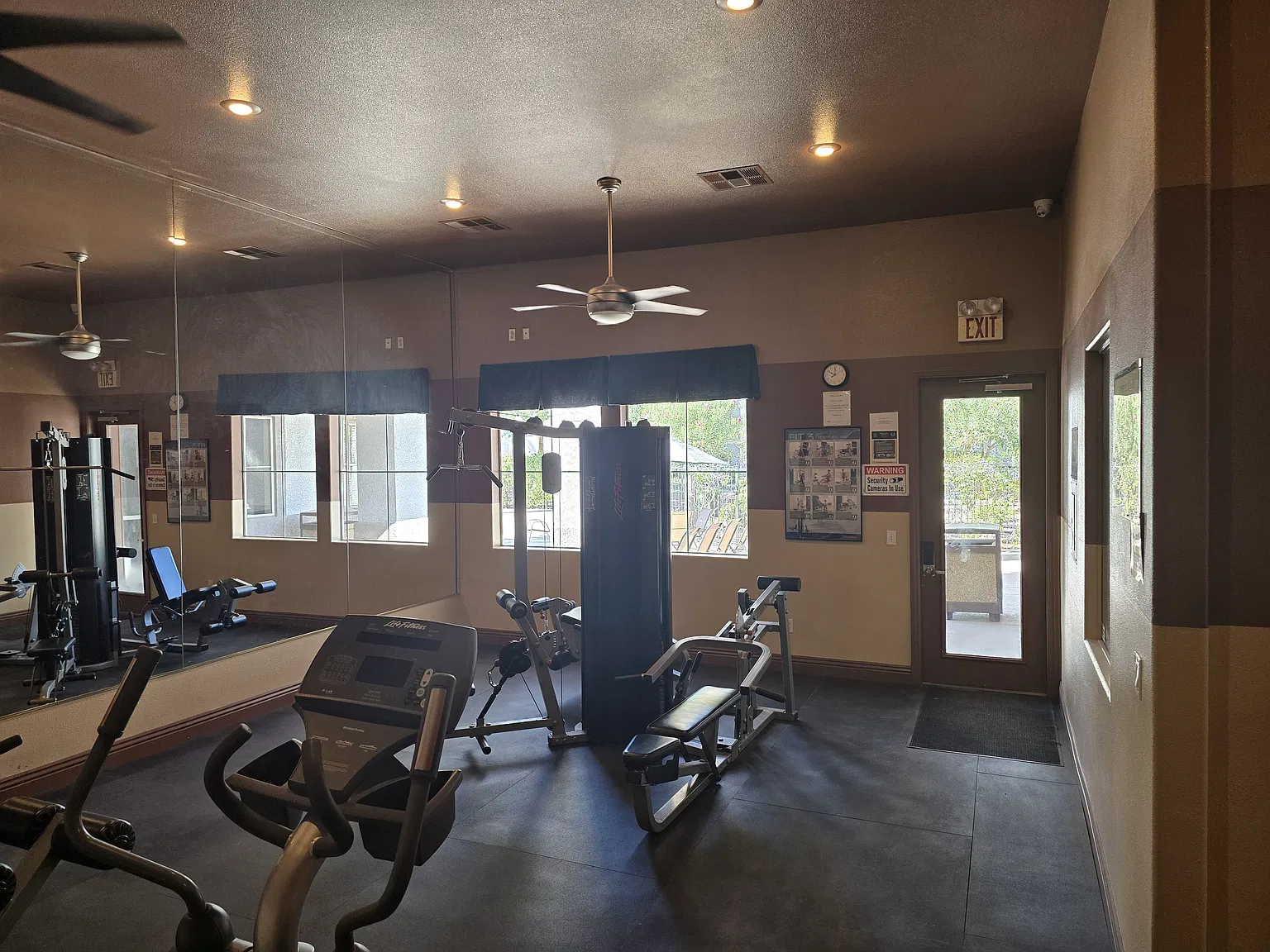 2 bed, 940 sqft, $1,950 — Photo 3