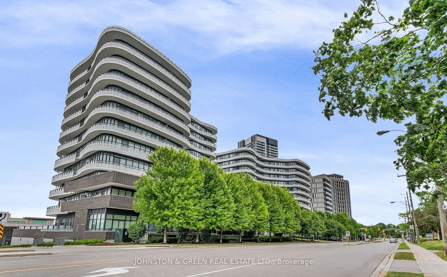 99 The Donway W #517 photo 1