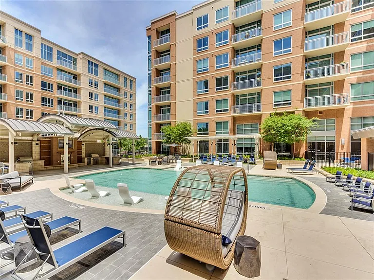 Preston Hollow Village — Photo 28