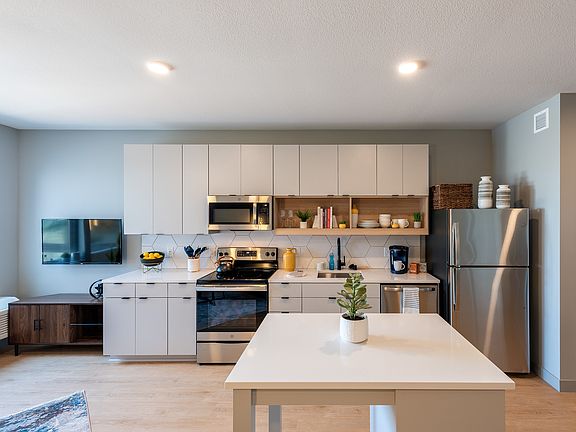 3rd image of 455 Snelling Ave N #506