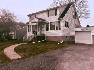 65 Park St, Dallas, PA 18612