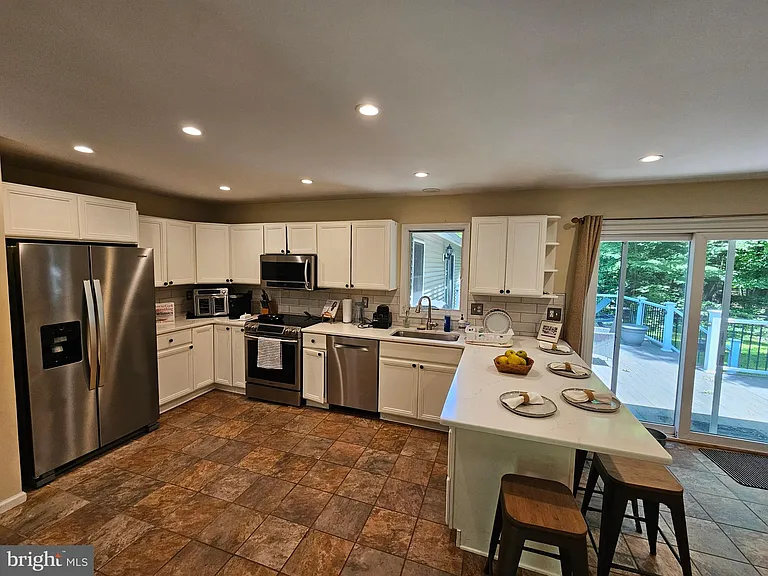 1244 Reed Ln — Photo 4