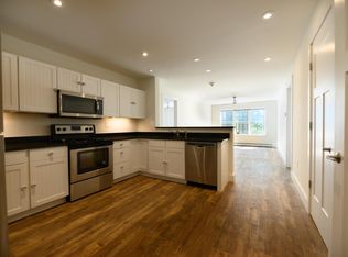 3630 Mountain Rd #205, Stowe, VT 05672