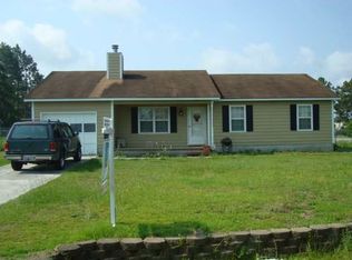 315 Timber Ridge Dr, Hubert, NC 28539