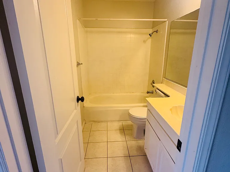2210 Southwood Dr — Photo 12