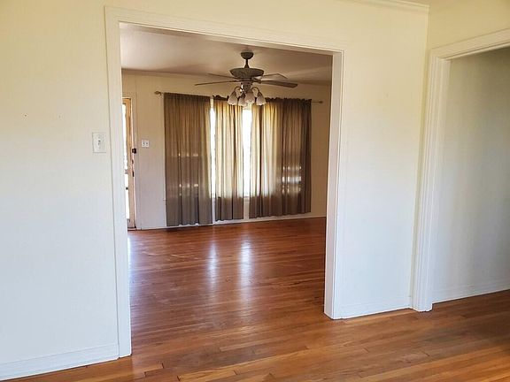 3rd image of 113 Logan St