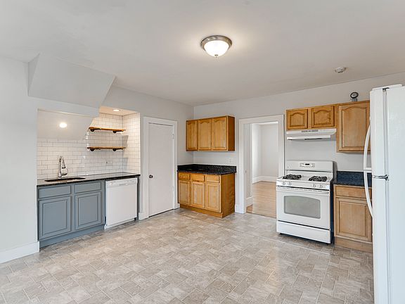 3rd image of 14 Wheatland St #2