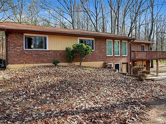 4th image of 134 Hidden Valley Rd