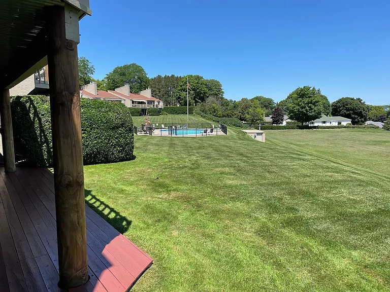 1034 Marina Bluff Dr — Photo 3
