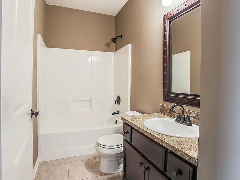17020 Cypress St — Photo 19