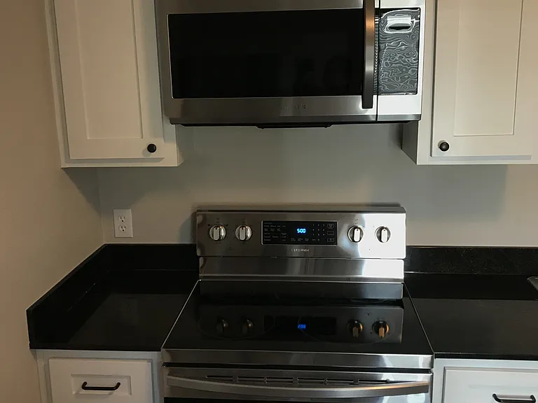 405 E Smith St #101 — Photo 5