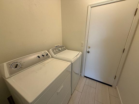 4th image of 2215 Hearst St