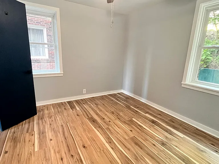 5737 Hobart St #1 — Photo 30