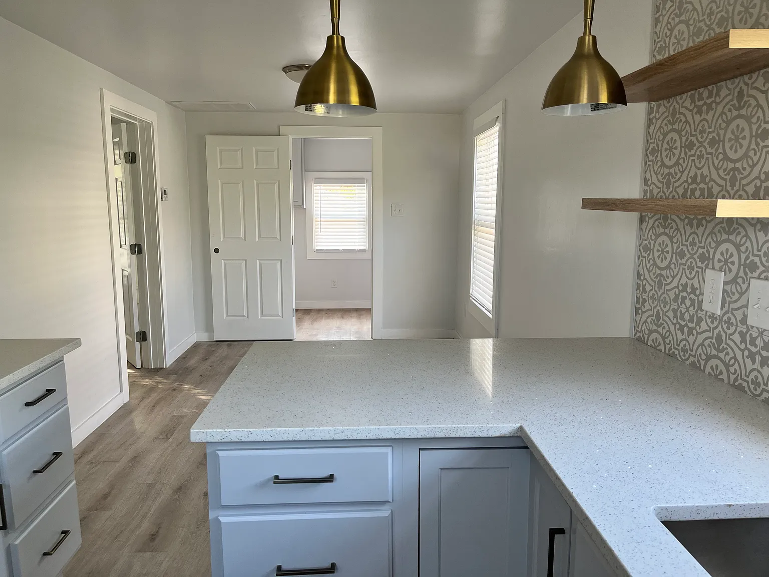 1 bed, 600 sqft, $1,000 — Photo 3
