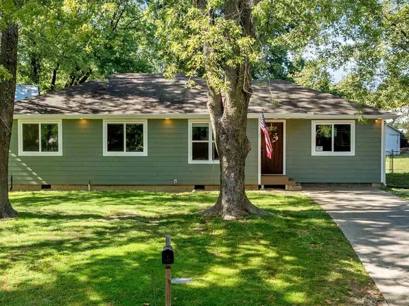 2810 Wesley Ct, Sedalia, MO 65301