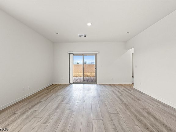 5th image of 2774 Avril Point St