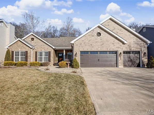 1550 Hunters Meadow Dr, O'Fallon, MO 63366
