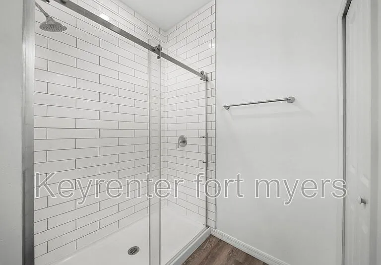 26483 Sandhill Blvd — Photo 20