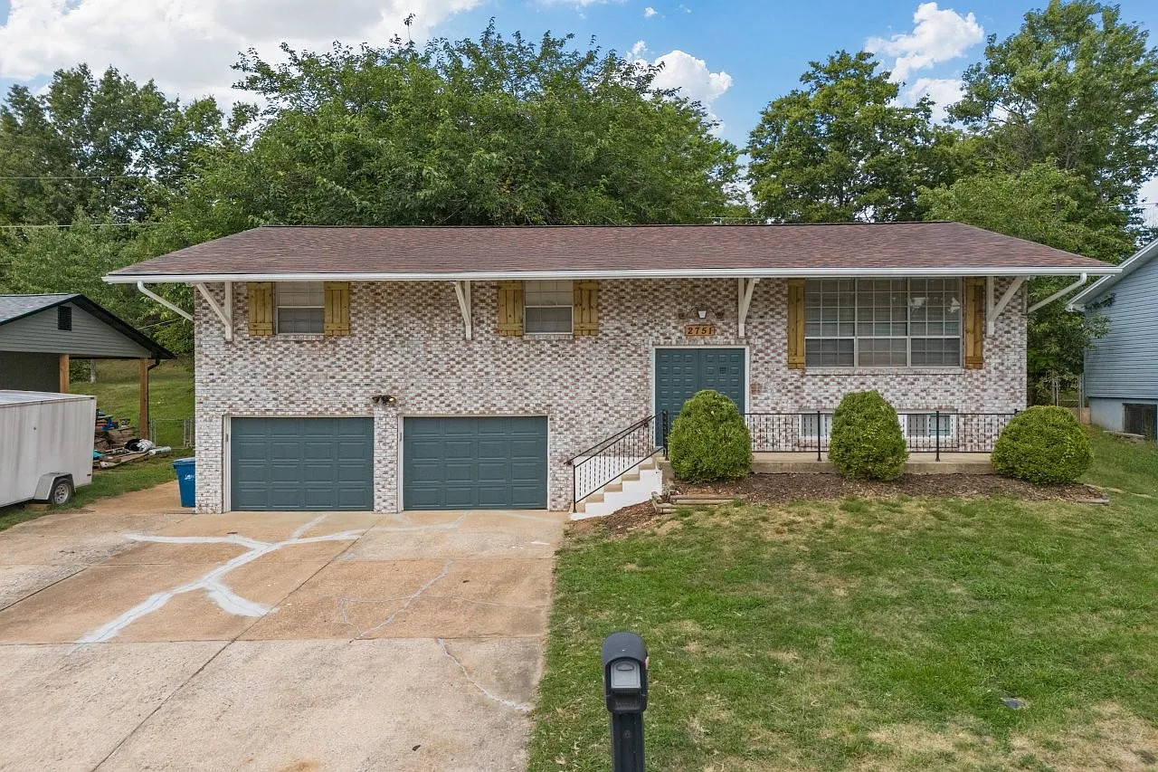 3 bed, 2100 sqft, $5,500 — Photo 1