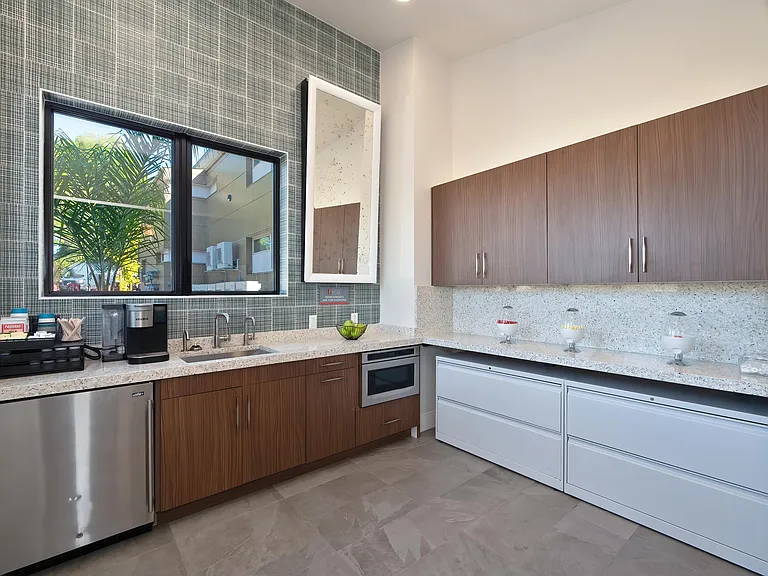 Canyon Terrace Apartments — Photo 18