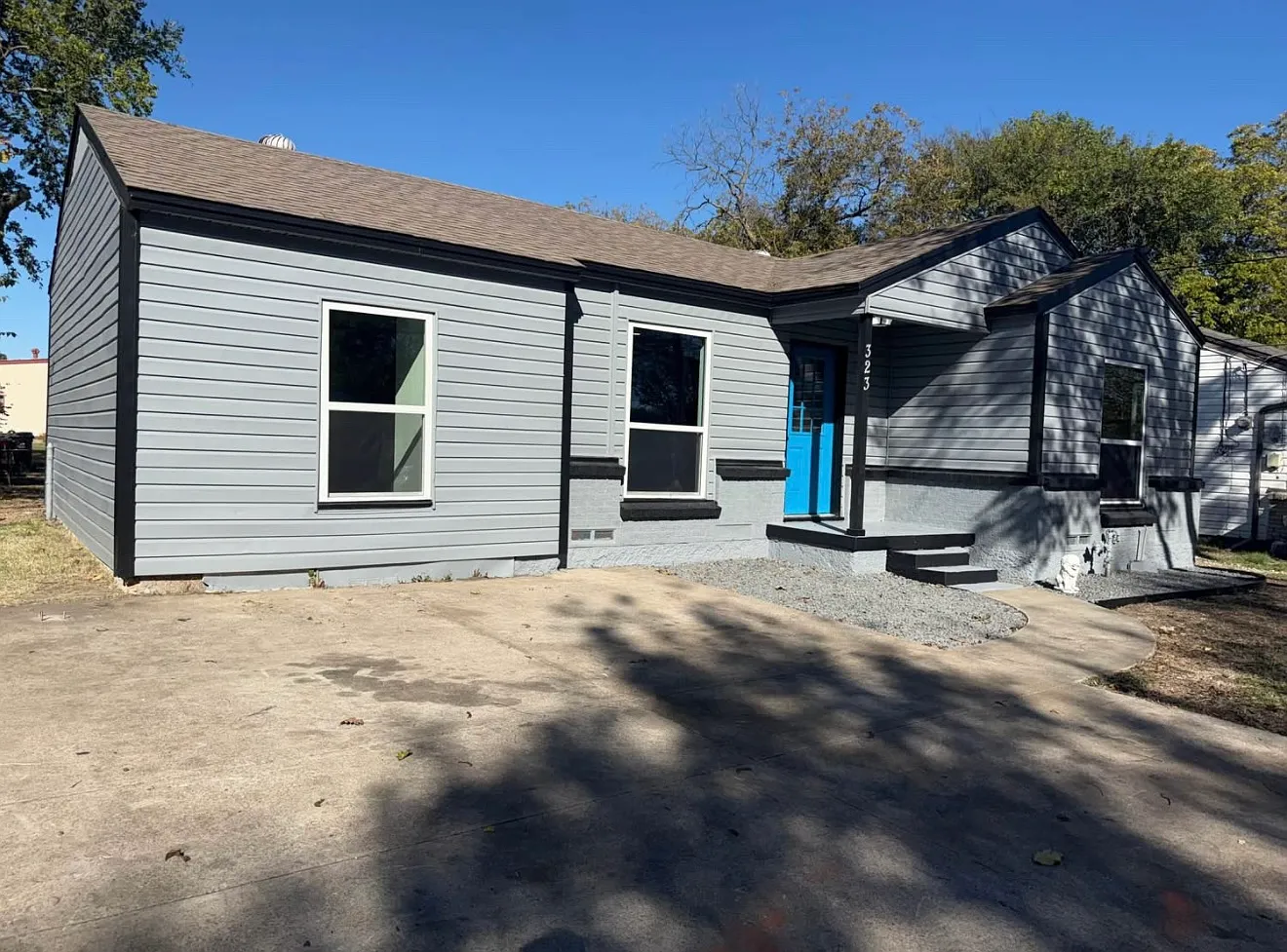 3 bed, 964 sqft, $2,100 — Photo 2