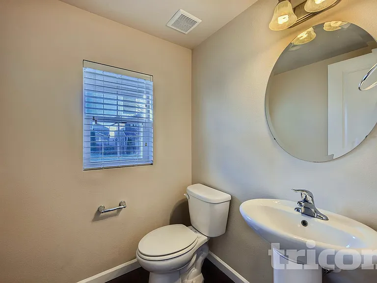3322 Nova St NE — Photo 20