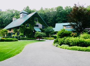 30 Walt Kuhn Rd, Cape Neddick, ME 03902