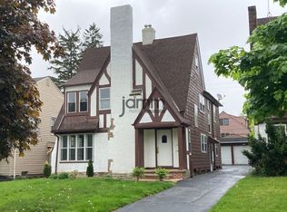 3627 Lindholm Rd, Shaker Heights, OH 44120