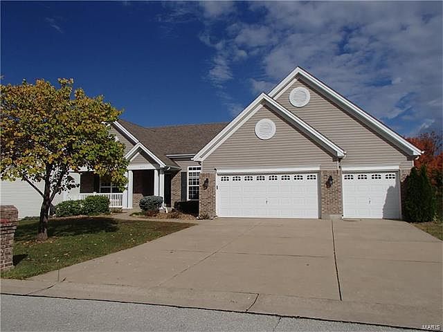 1st image of 809 Honeywood Dr