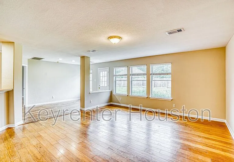 9410 Stoneridge Canyon Ln — Photo 2