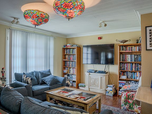 4th image of 2072 Newport Blvd #123