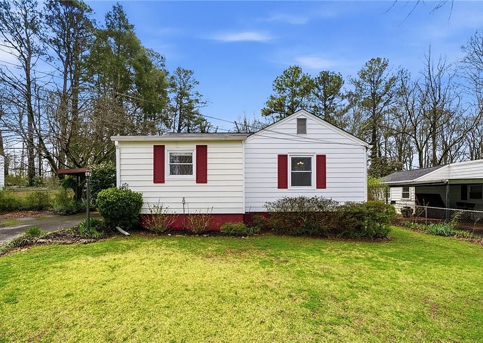 1st image of 316 Hicks Dr SE
