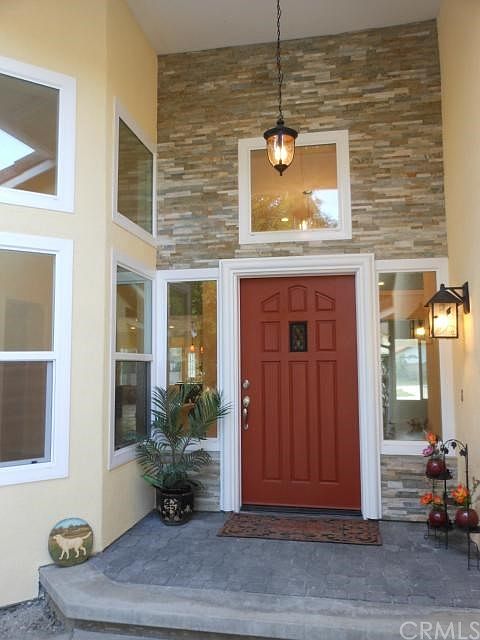 1st image of 945 N Hunters Hill Dr