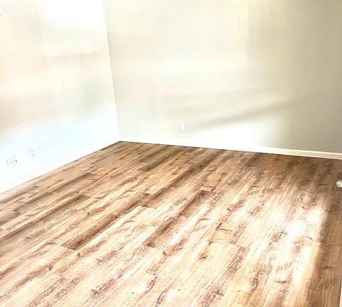 5th image of 3832 Lemay Village Ln