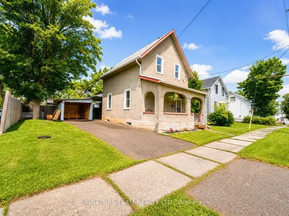 652 Moffat St, Pembroke, ON K8A 3Y1
