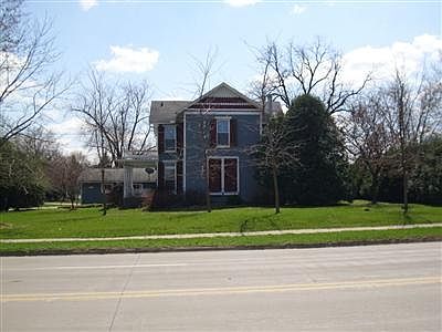 2nd image of 921 E Washington St