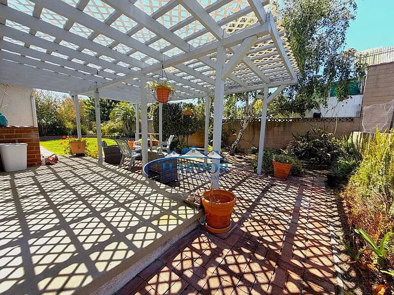 2028 Elberon St — Photo 30