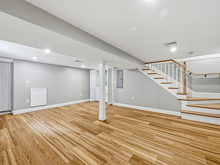 63 Russell Rd — Photo 19