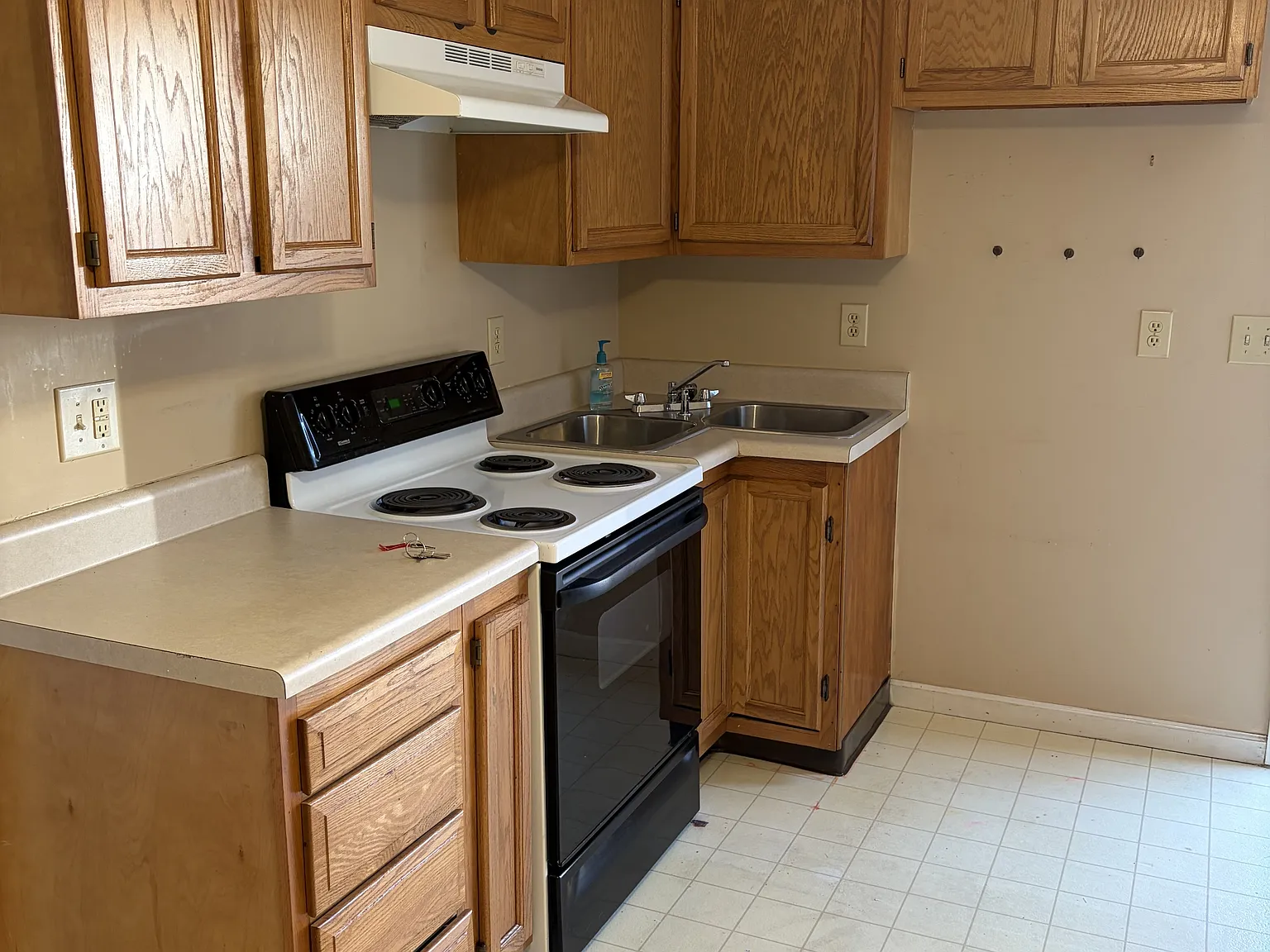 104 Pine Street - 2 — Photo 3