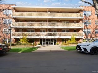 45 Hill Park Avenue #PR2, Great Neck, NY 11021