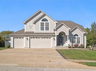 1502 Willow Cir, Raymore, MO 64083
