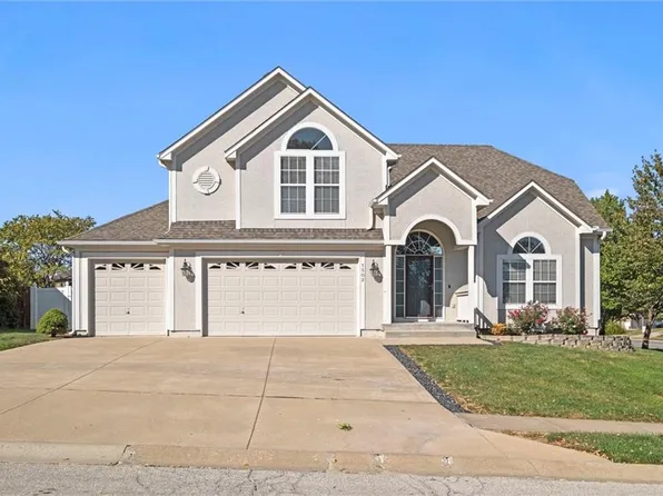 1502 Willow Cir, Raymore, MO 64083