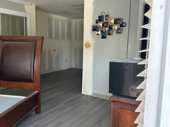 (undisclosed Address), Northridge, CA 91324