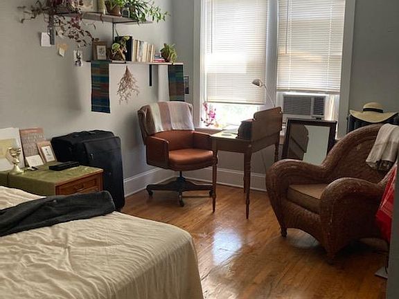 5th image of 2200-04 N Avers Ave #3A