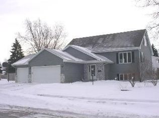 1525 Pierce Ave, Oshkosh, WI 54902