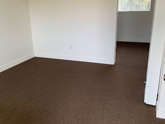 4th image of 632 E 24th St APT 17